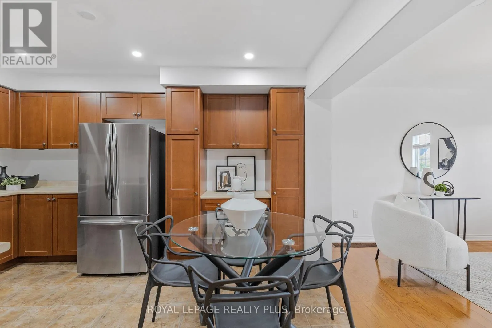 567 SPEYER CIRCLE