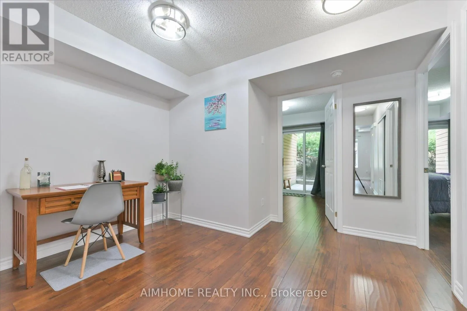 1036 - 55 GEORGE APPLETON WAY