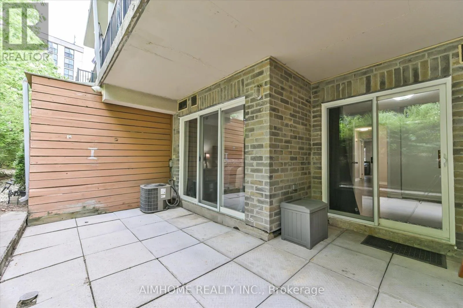 1036 - 55 GEORGE APPLETON WAY