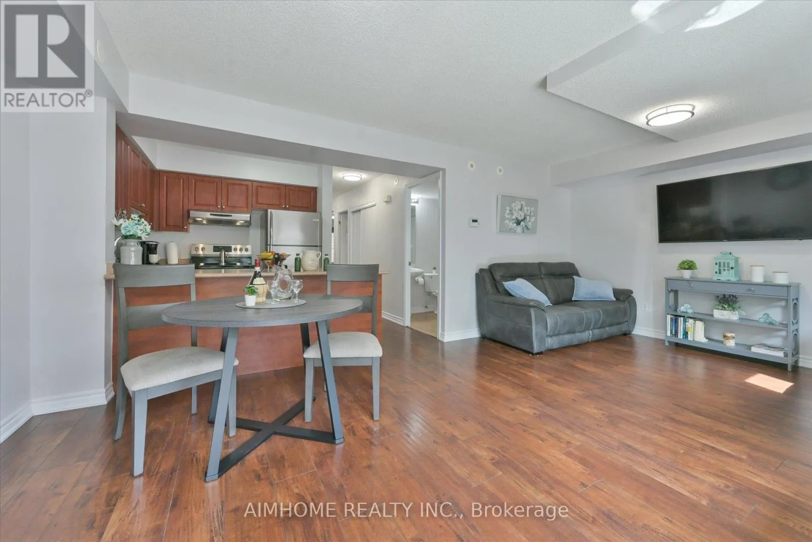 1036 - 55 GEORGE APPLETON WAY