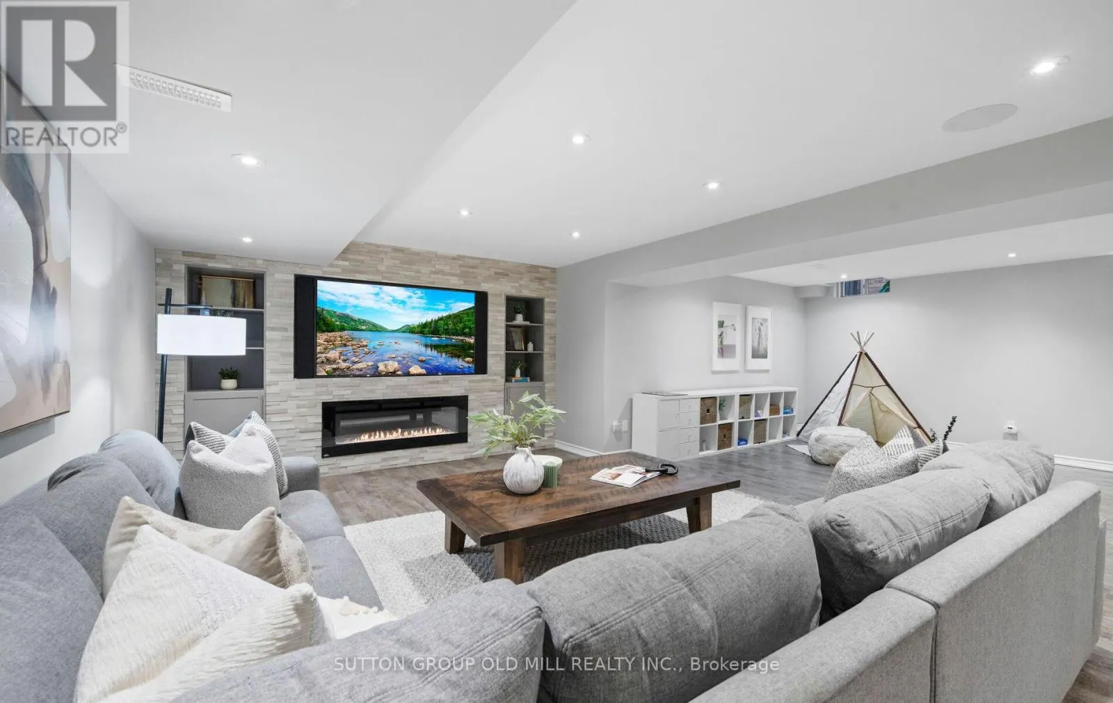 3304 STALYBRIDGE DRIVE