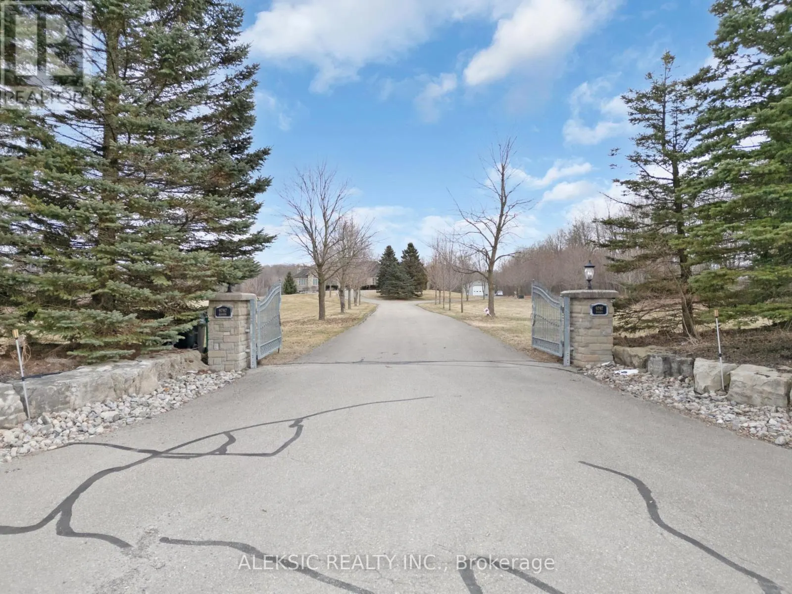 9797 HUNSDEN SIDE ROAD