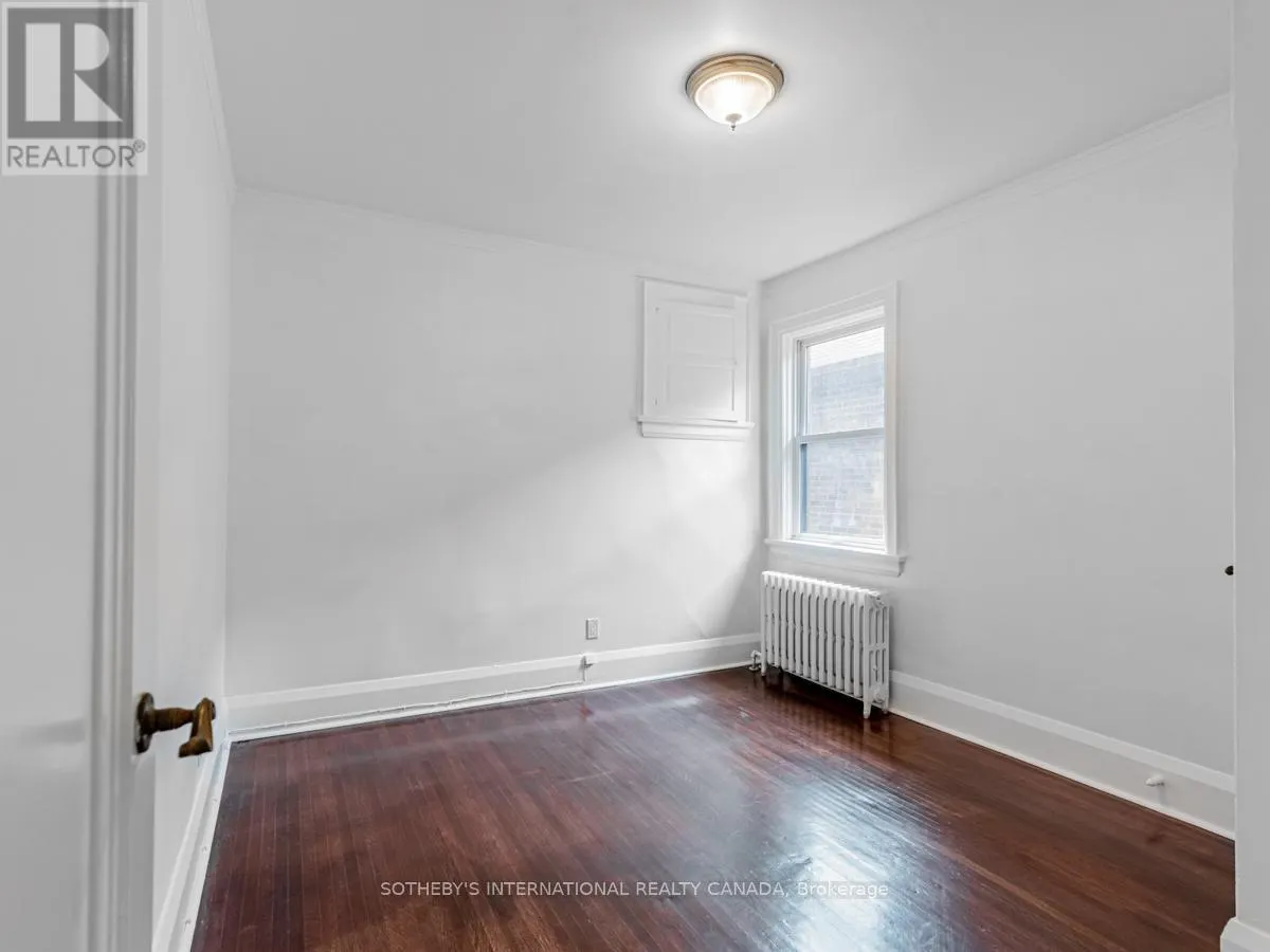 UPPER - 2 LARKIN AVENUE