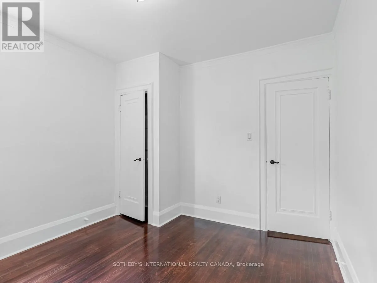UPPER - 2 LARKIN AVENUE