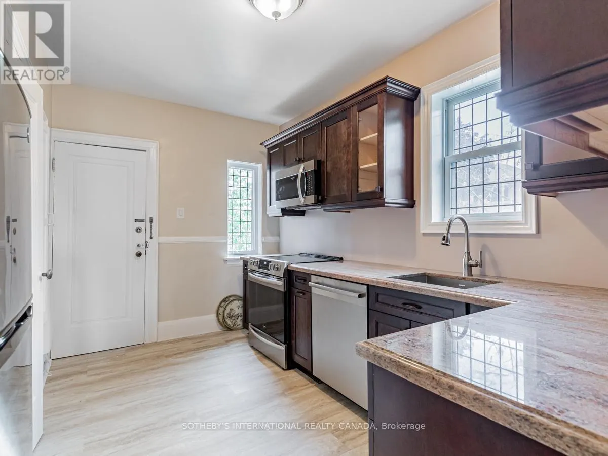 UPPER - 2 LARKIN AVENUE