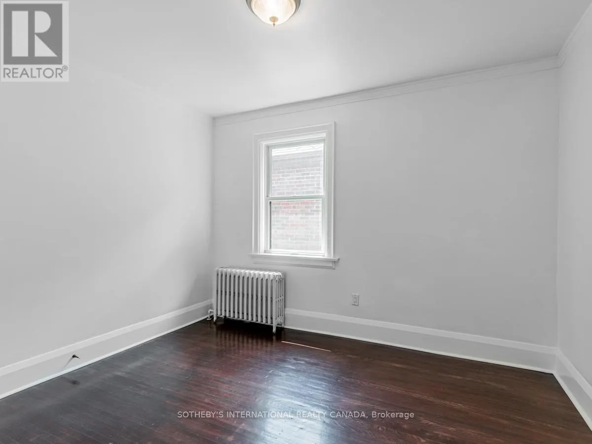 UPPER - 2 LARKIN AVENUE