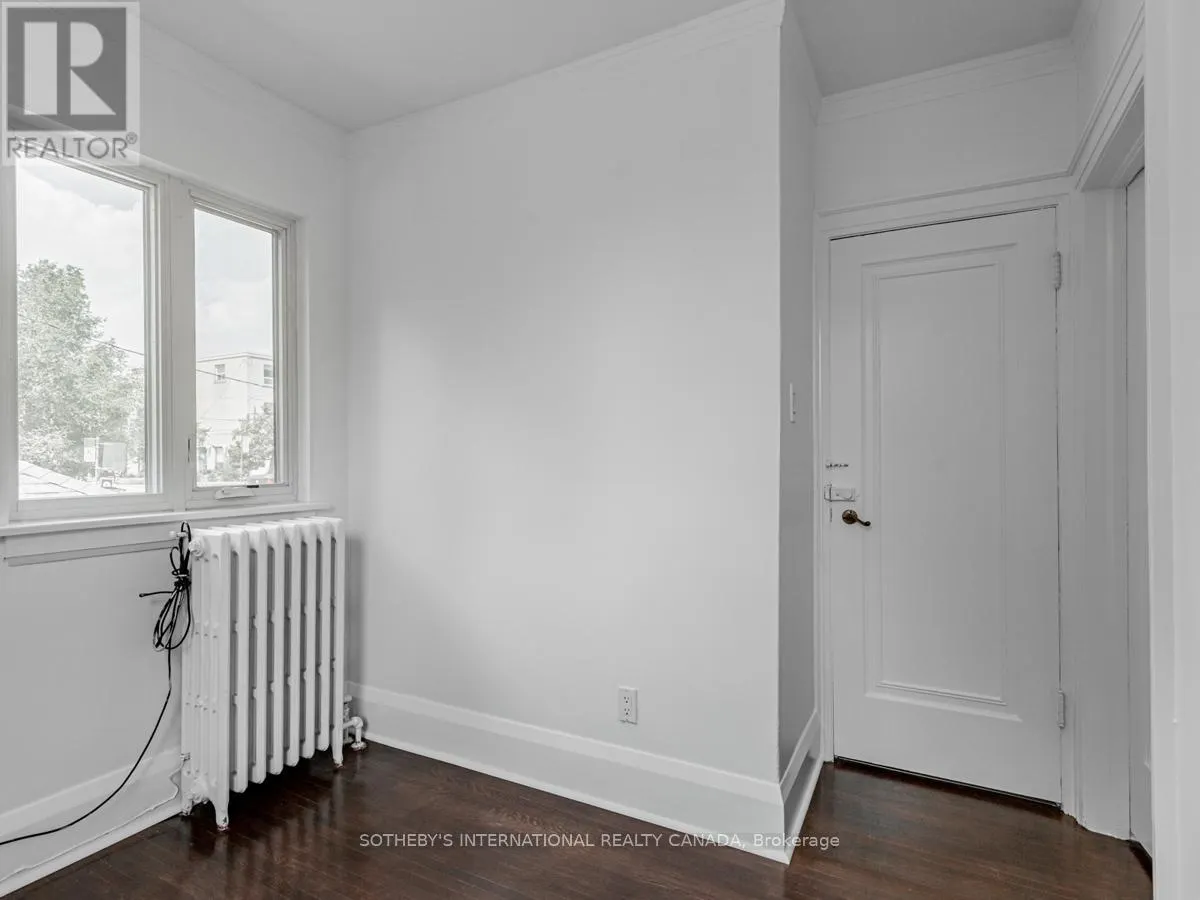 UPPER - 2 LARKIN AVENUE