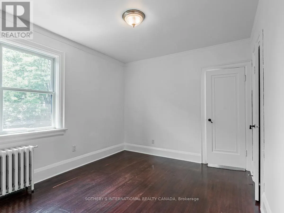 UPPER - 2 LARKIN AVENUE