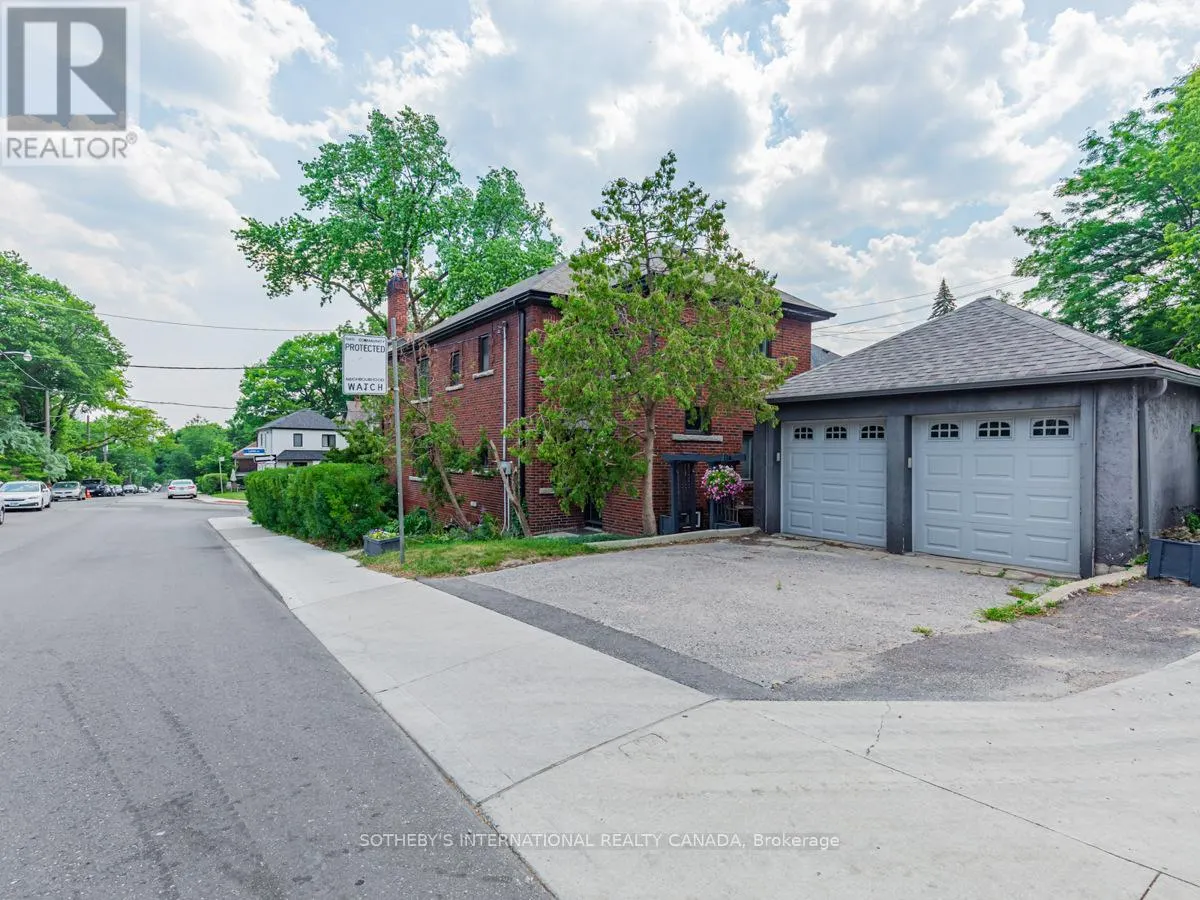 UPPER - 2 LARKIN AVENUE