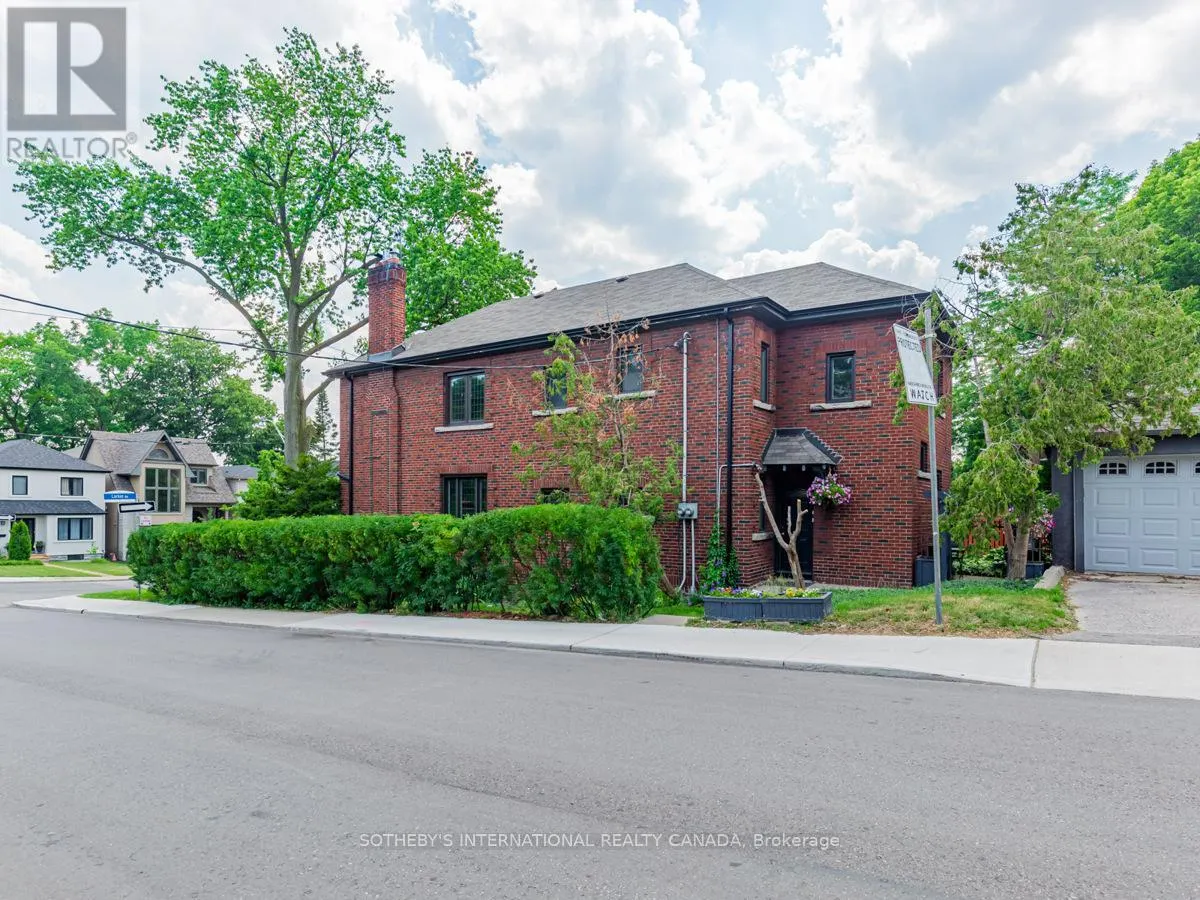 UPPER - 2 LARKIN AVENUE