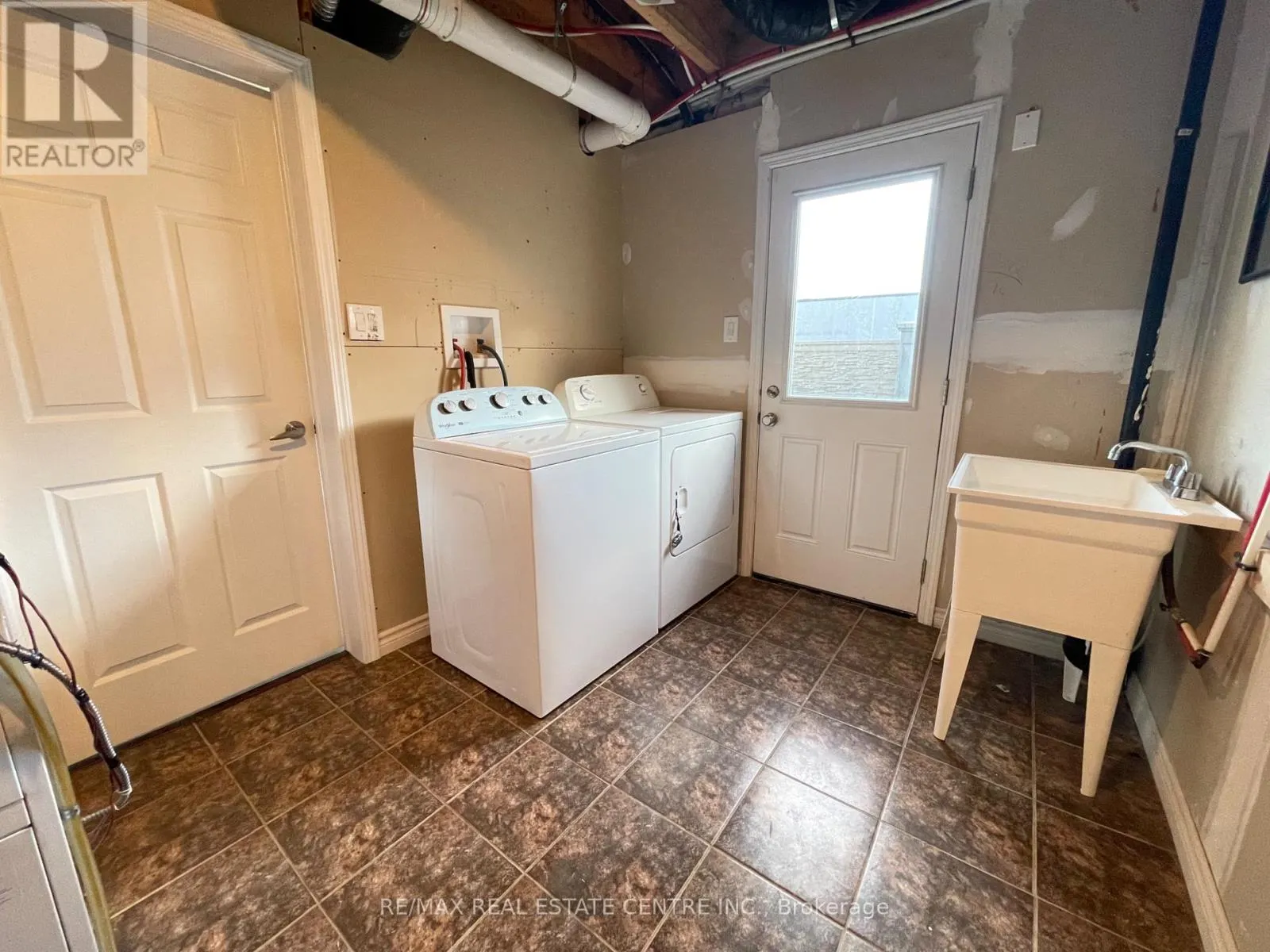 14 QUILLBERRY CLOSE