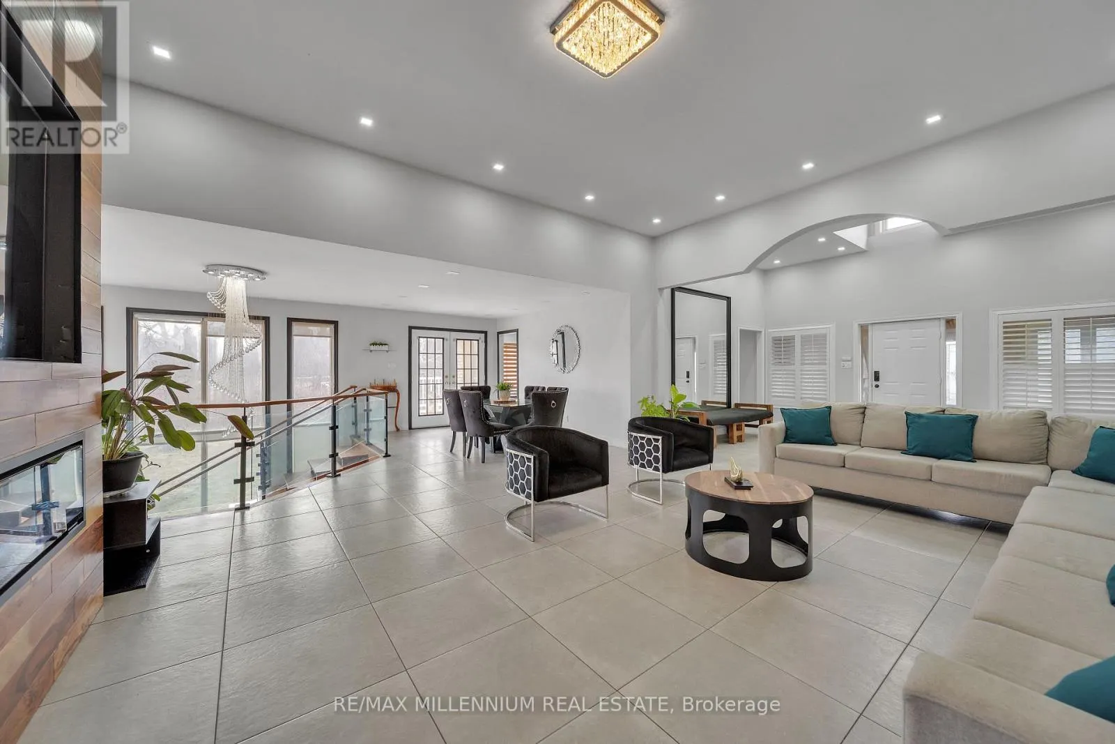 3 DAYBREAK LANE