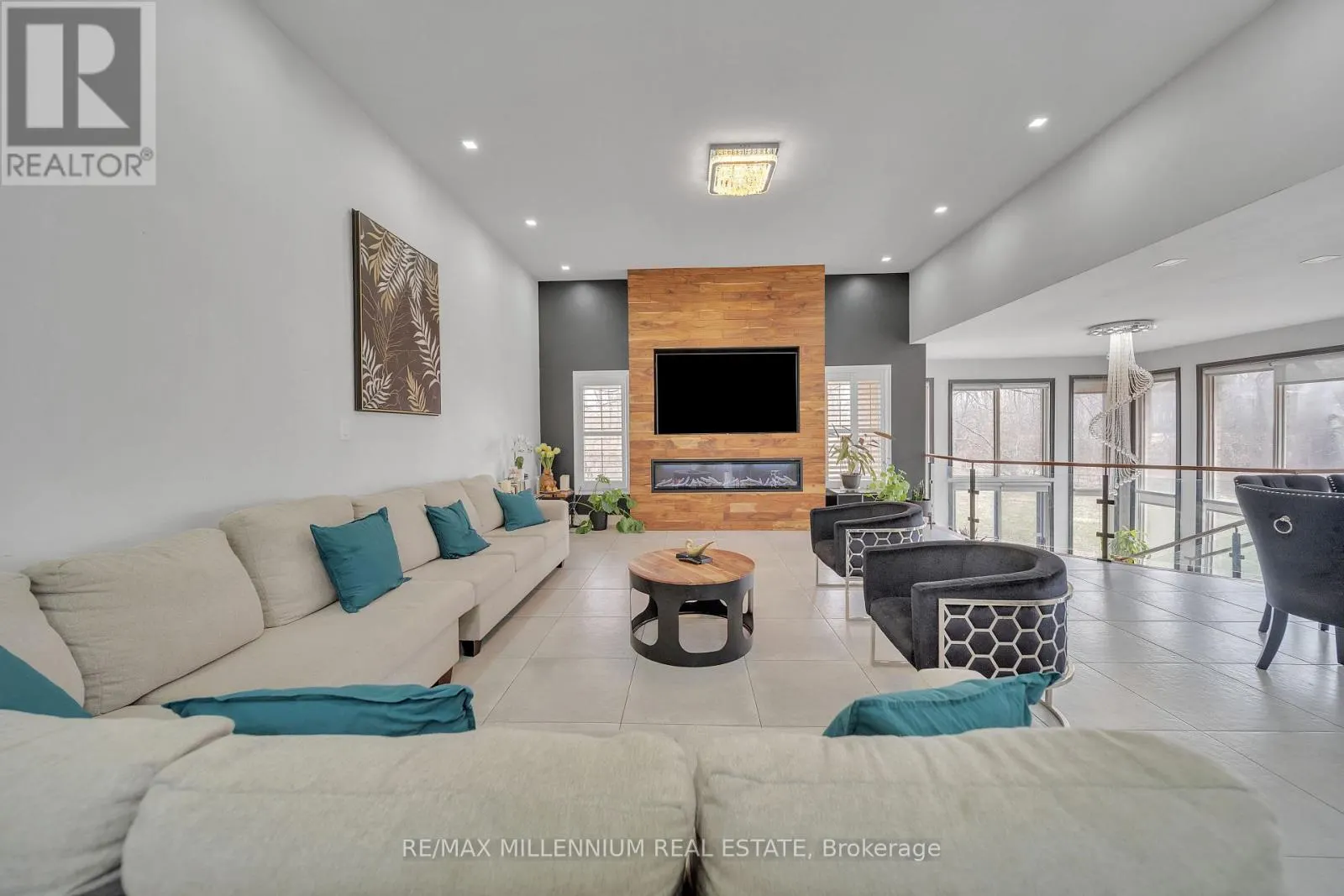 3 DAYBREAK LANE