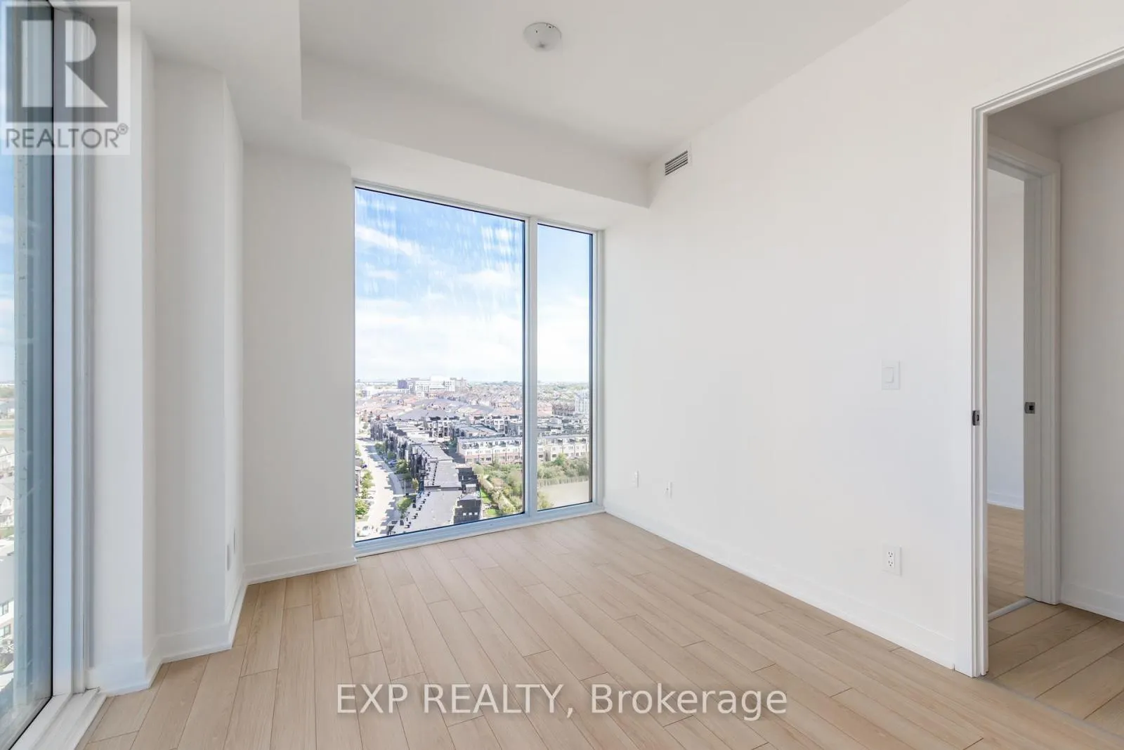 1307 - 3079 TRAFALGAR ROAD