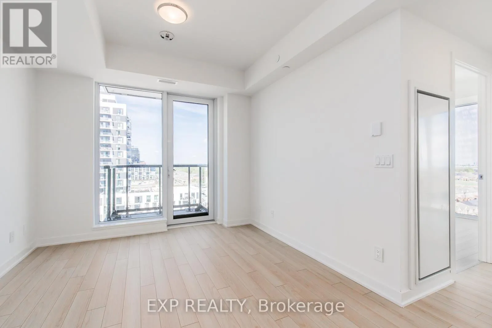1307 - 3079 TRAFALGAR ROAD