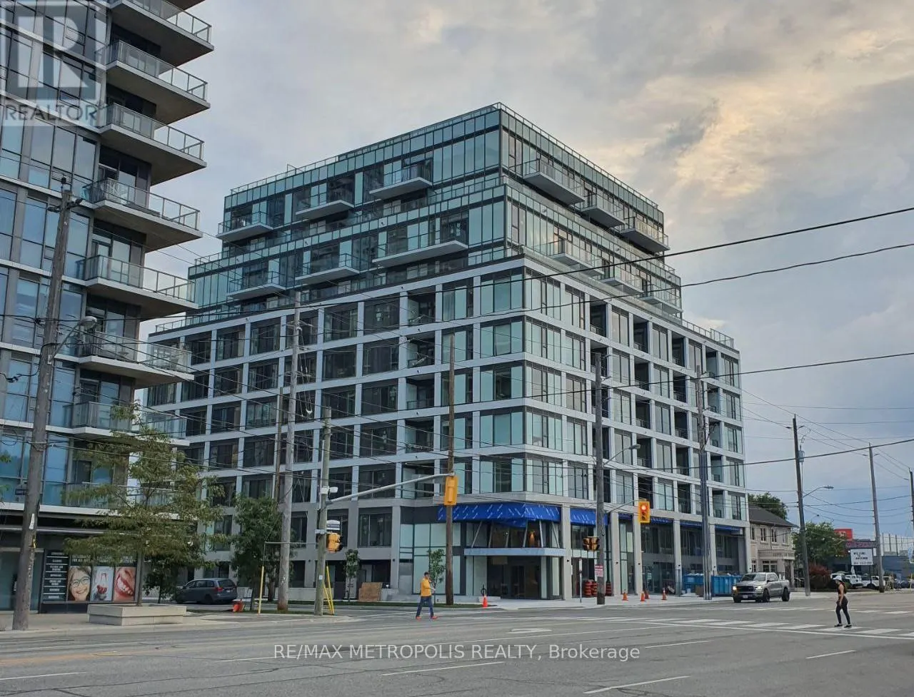 607 - 1195 THE QUEENSWAY