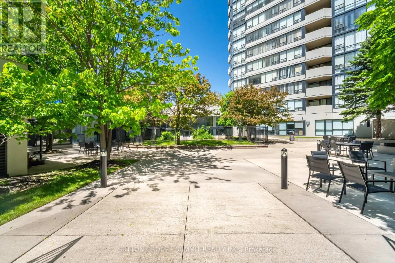 1608 - 330 RATHBURN ROAD W