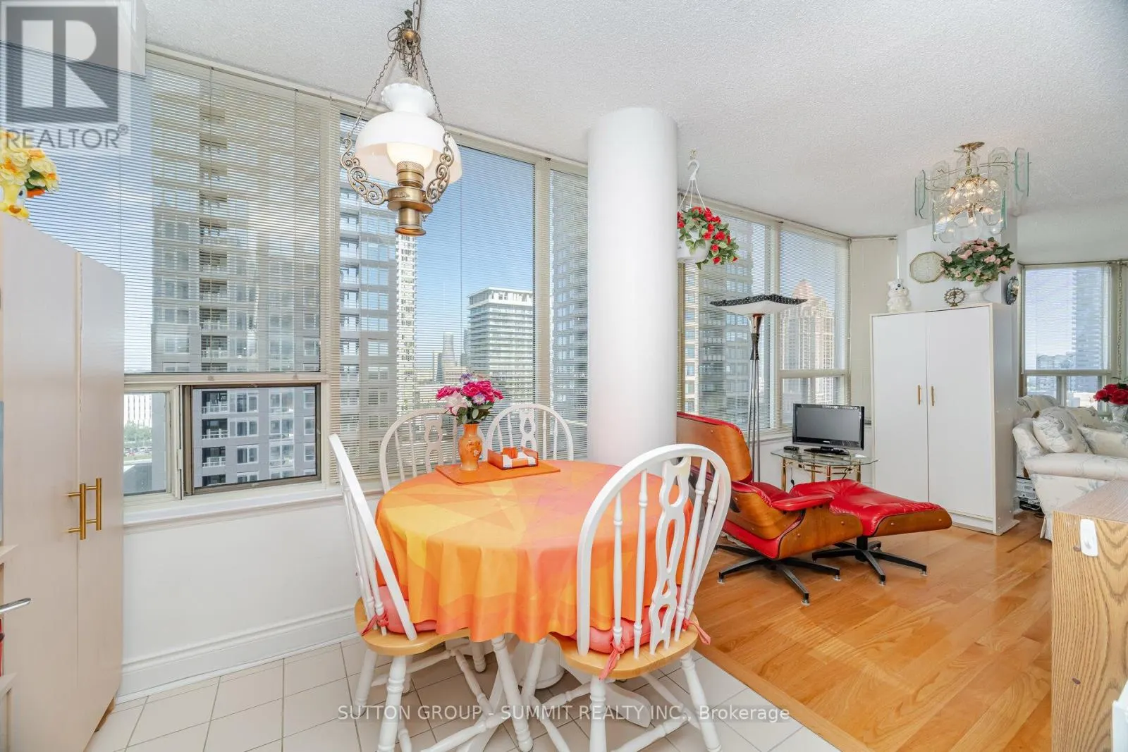 1608 - 330 RATHBURN ROAD W