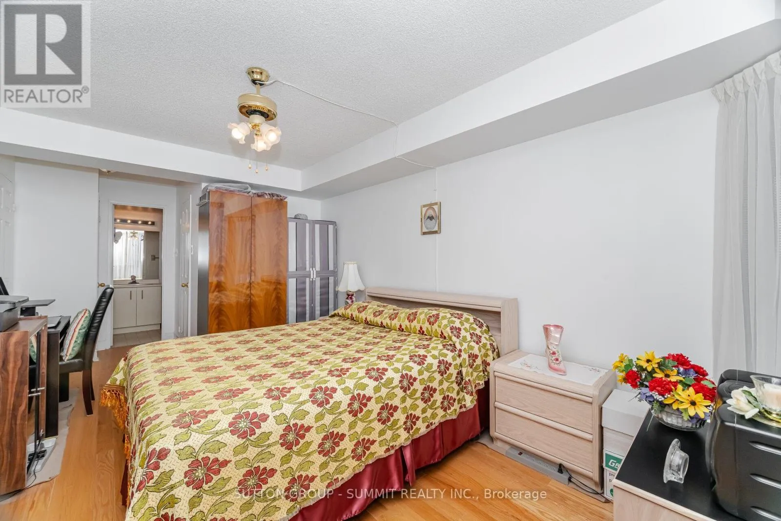 1608 - 330 RATHBURN ROAD W