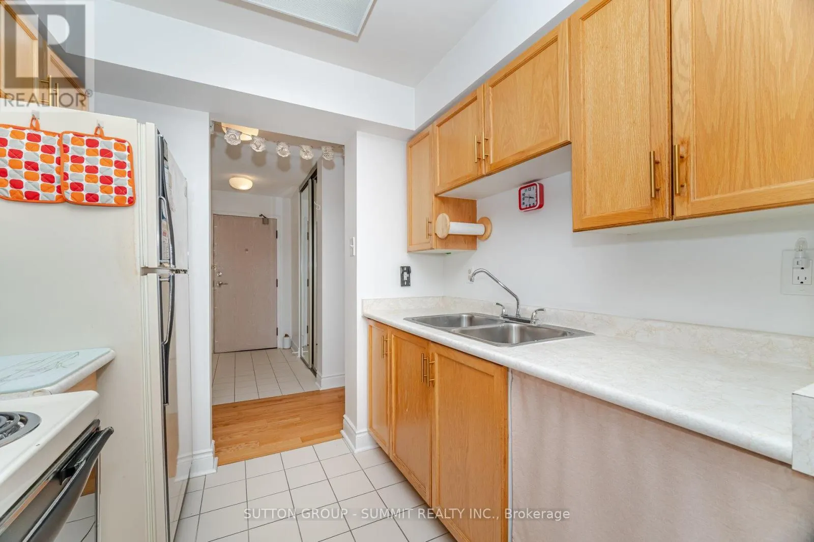 1608 - 330 RATHBURN ROAD W