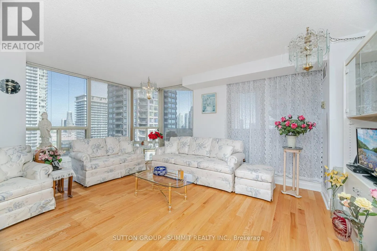 1608 - 330 RATHBURN ROAD W