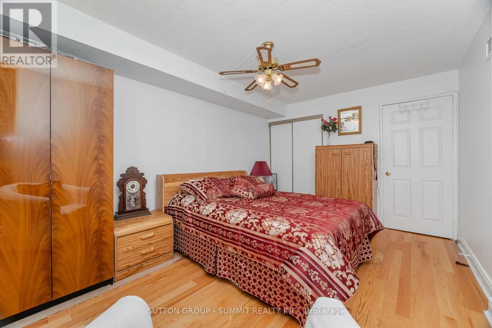1608 - 330 RATHBURN ROAD W