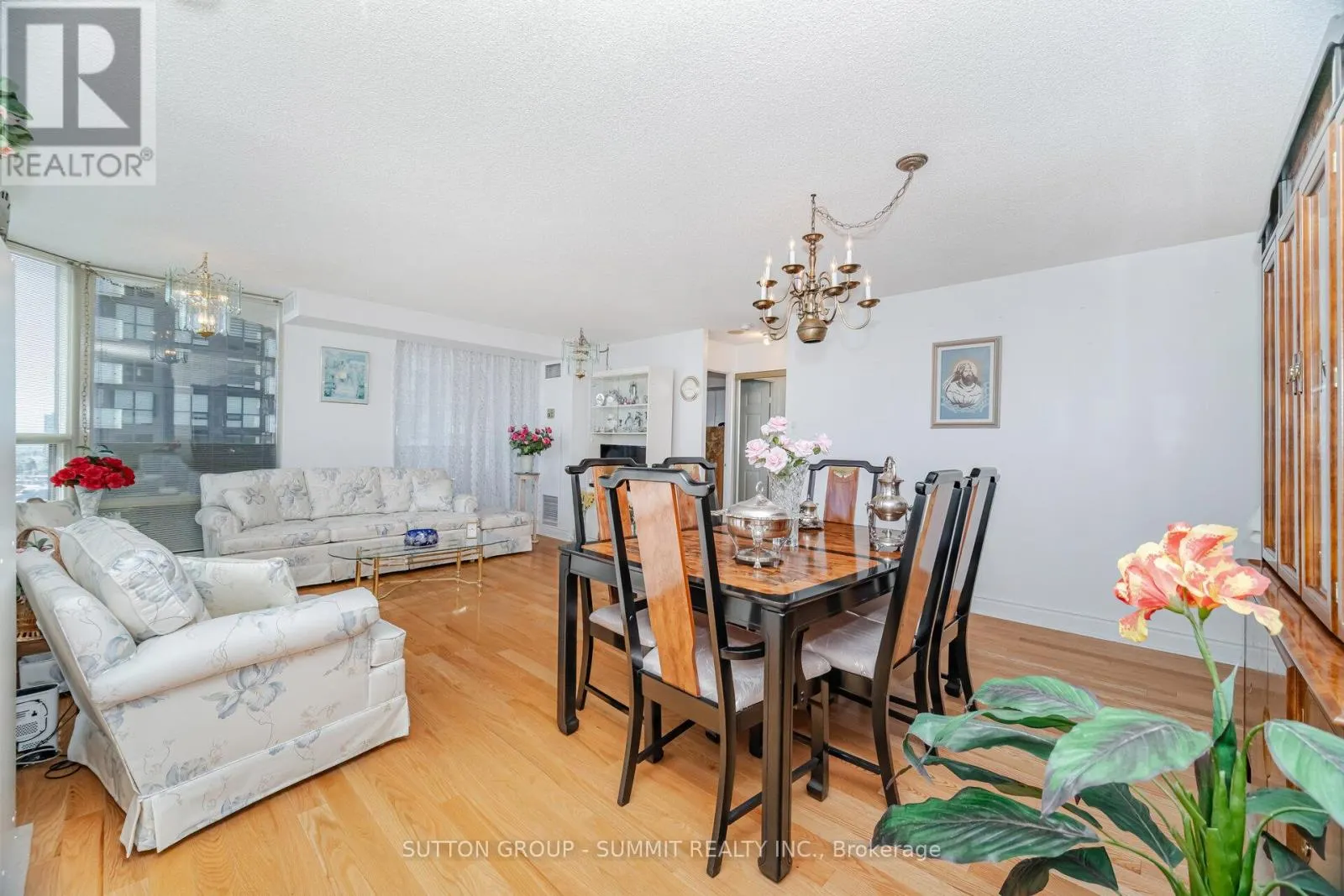 1608 - 330 RATHBURN ROAD W
