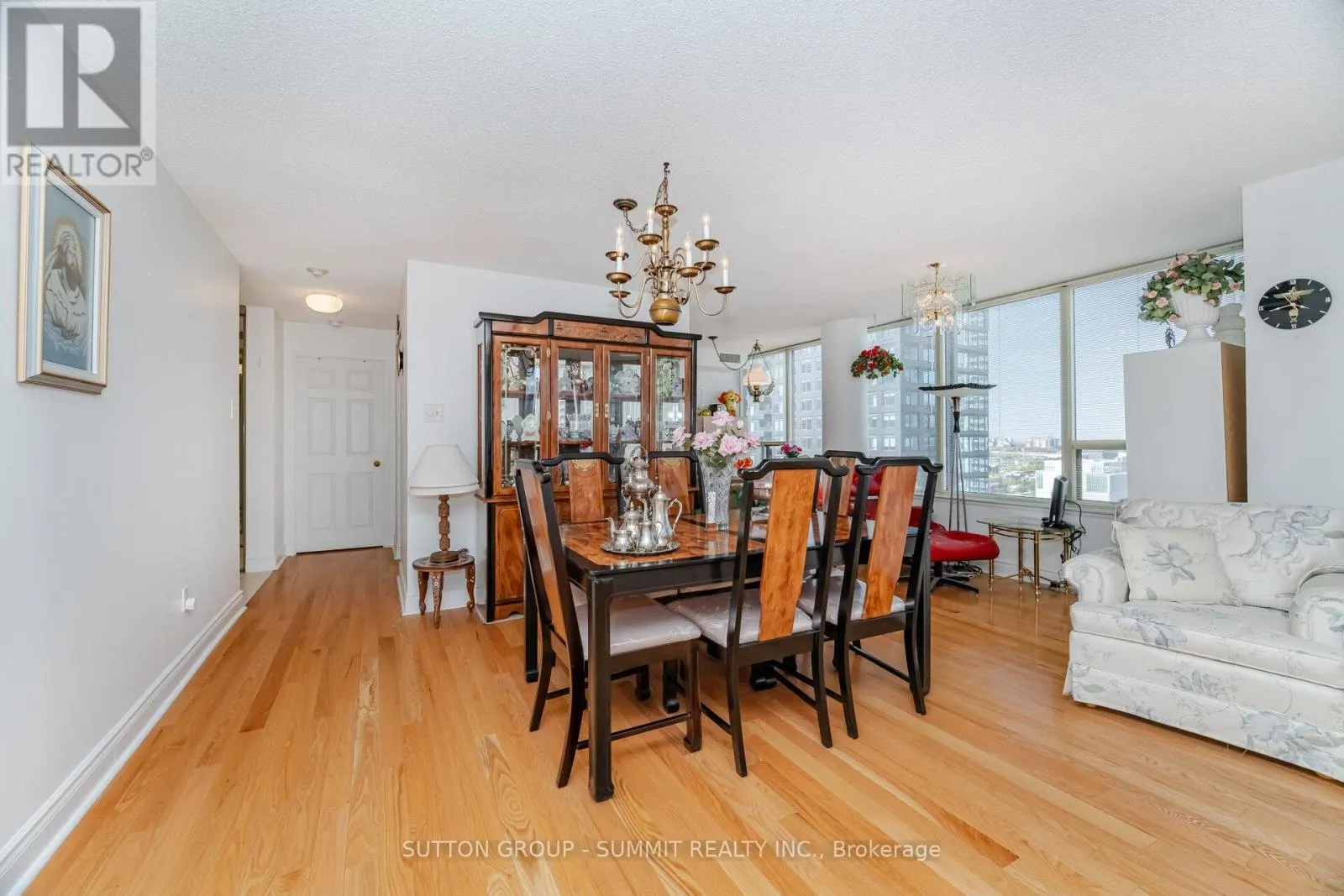 1608 - 330 RATHBURN ROAD W