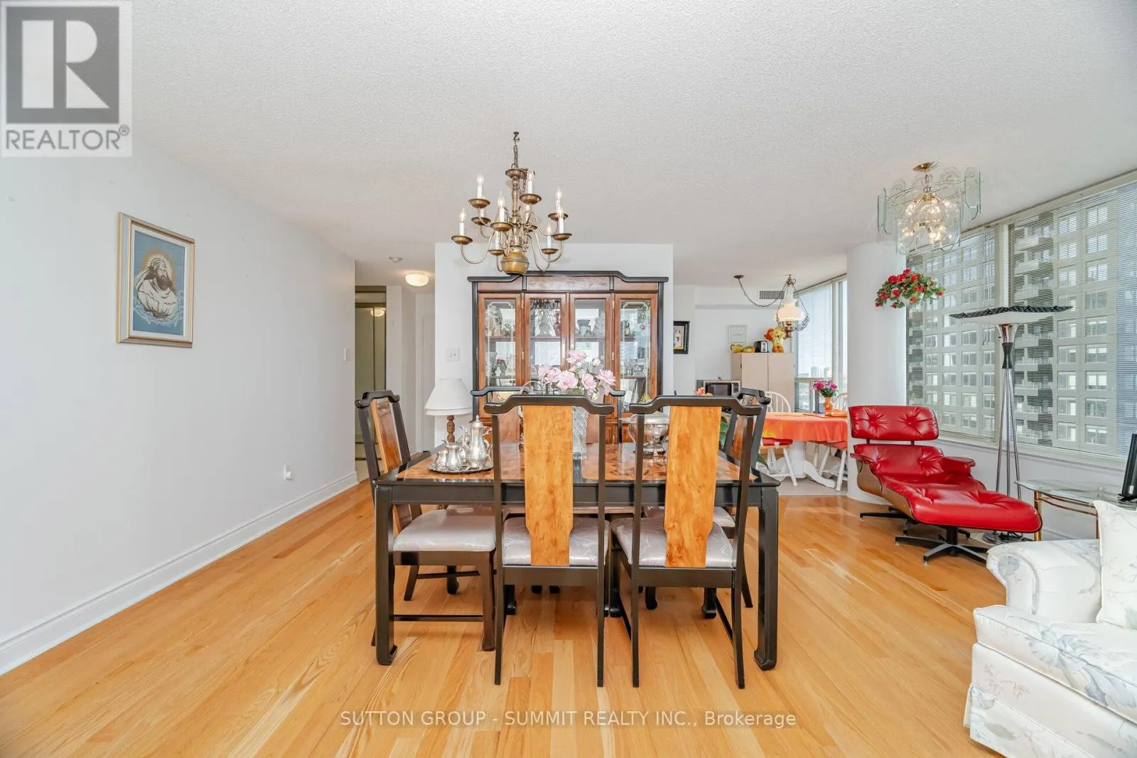 1608 - 330 RATHBURN ROAD W