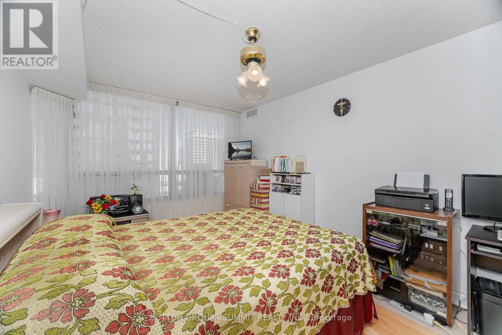 1608 - 330 RATHBURN ROAD W