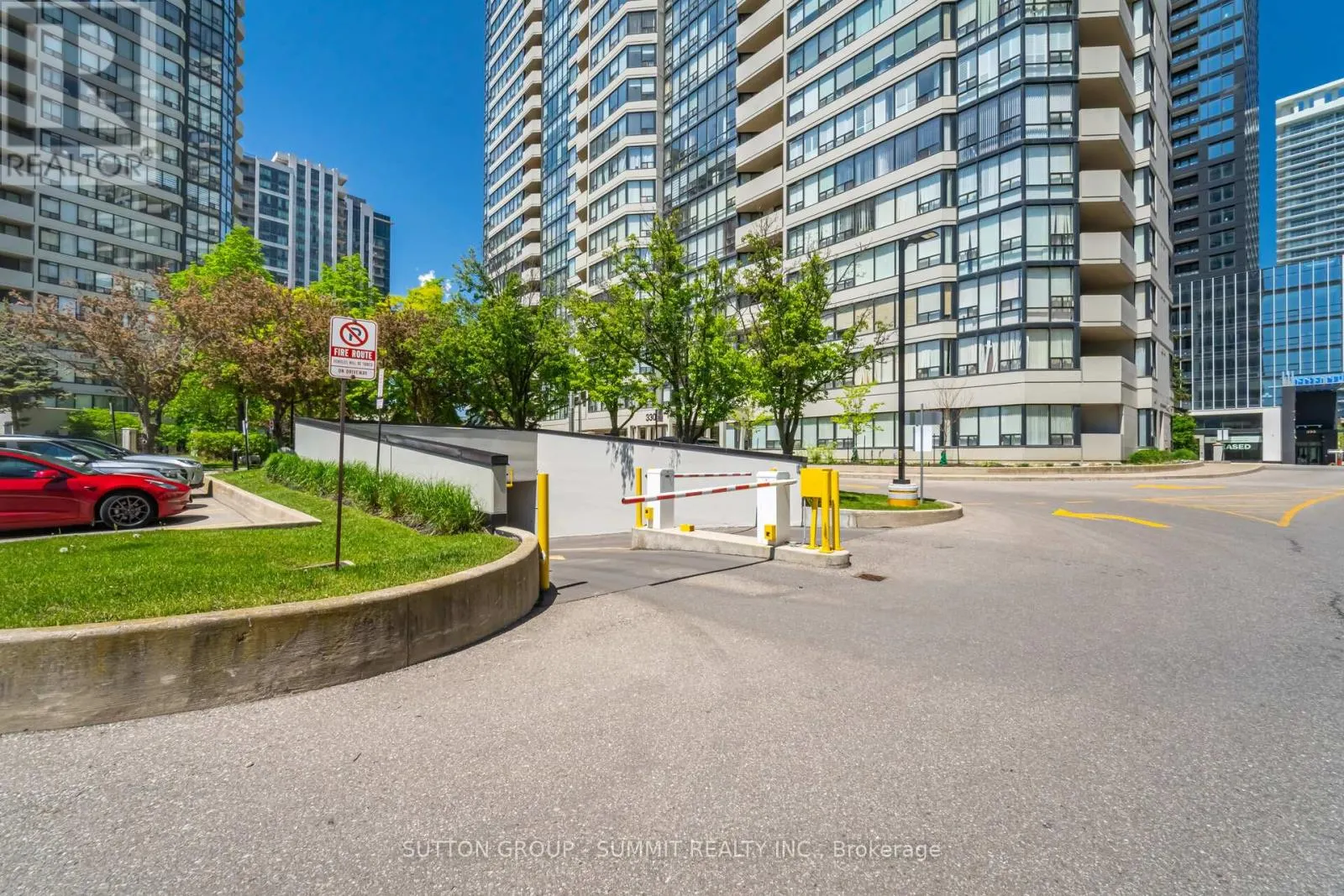 1608 - 330 RATHBURN ROAD W