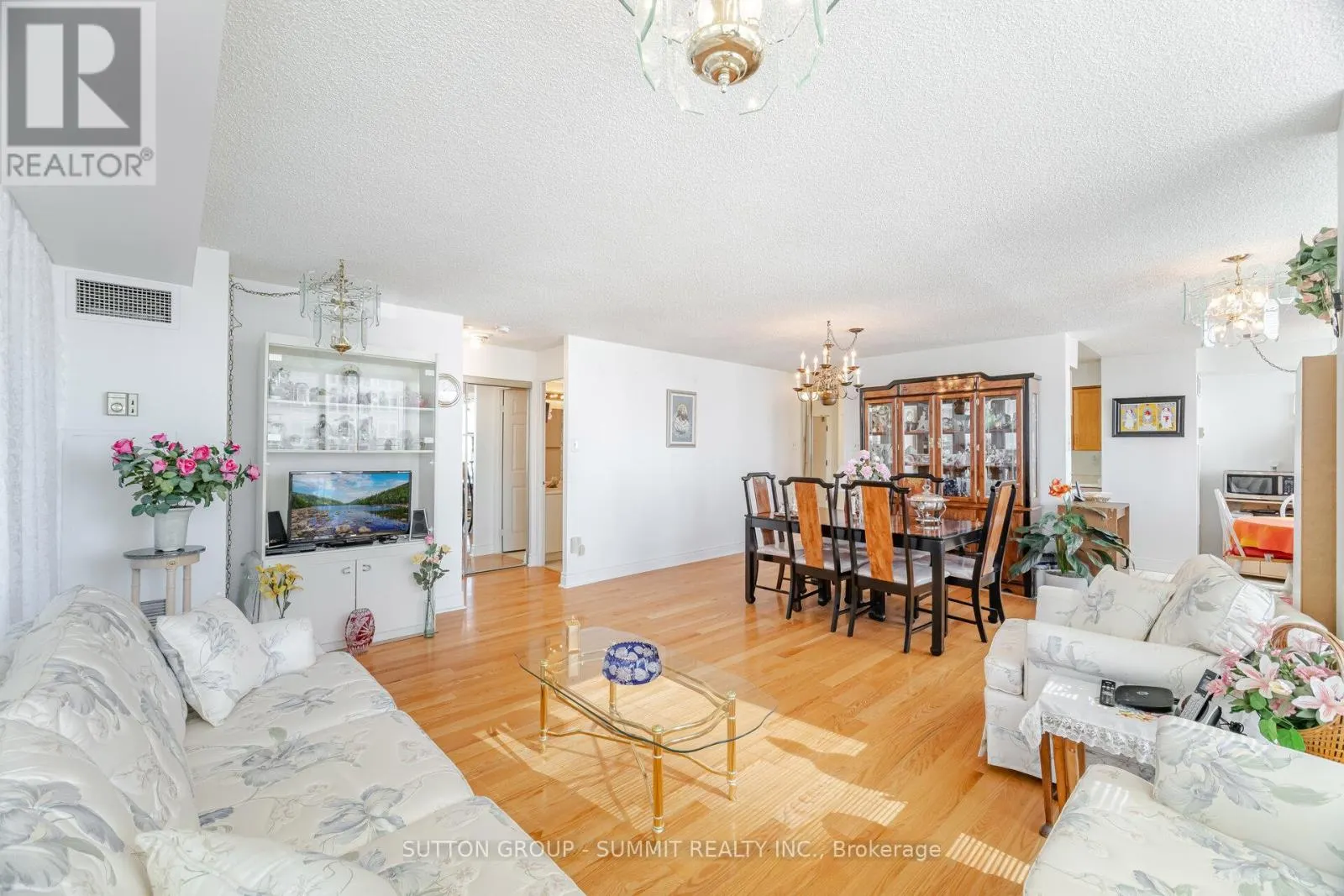 1608 - 330 RATHBURN ROAD W