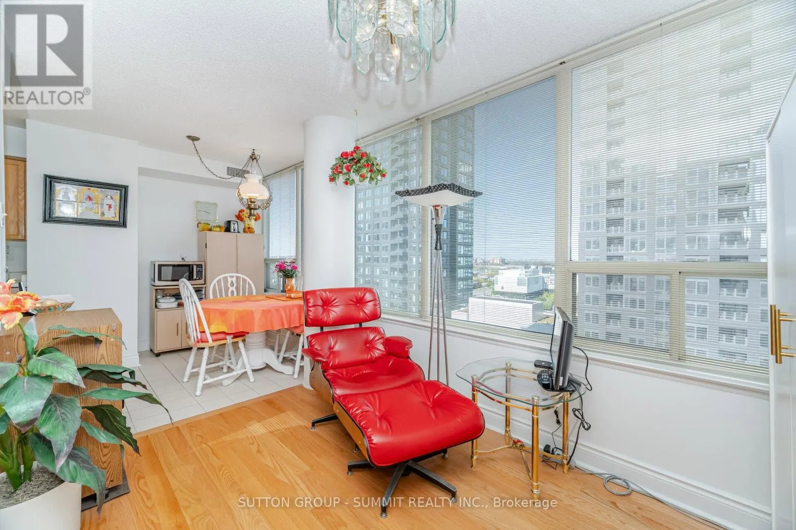 1608 - 330 RATHBURN ROAD W