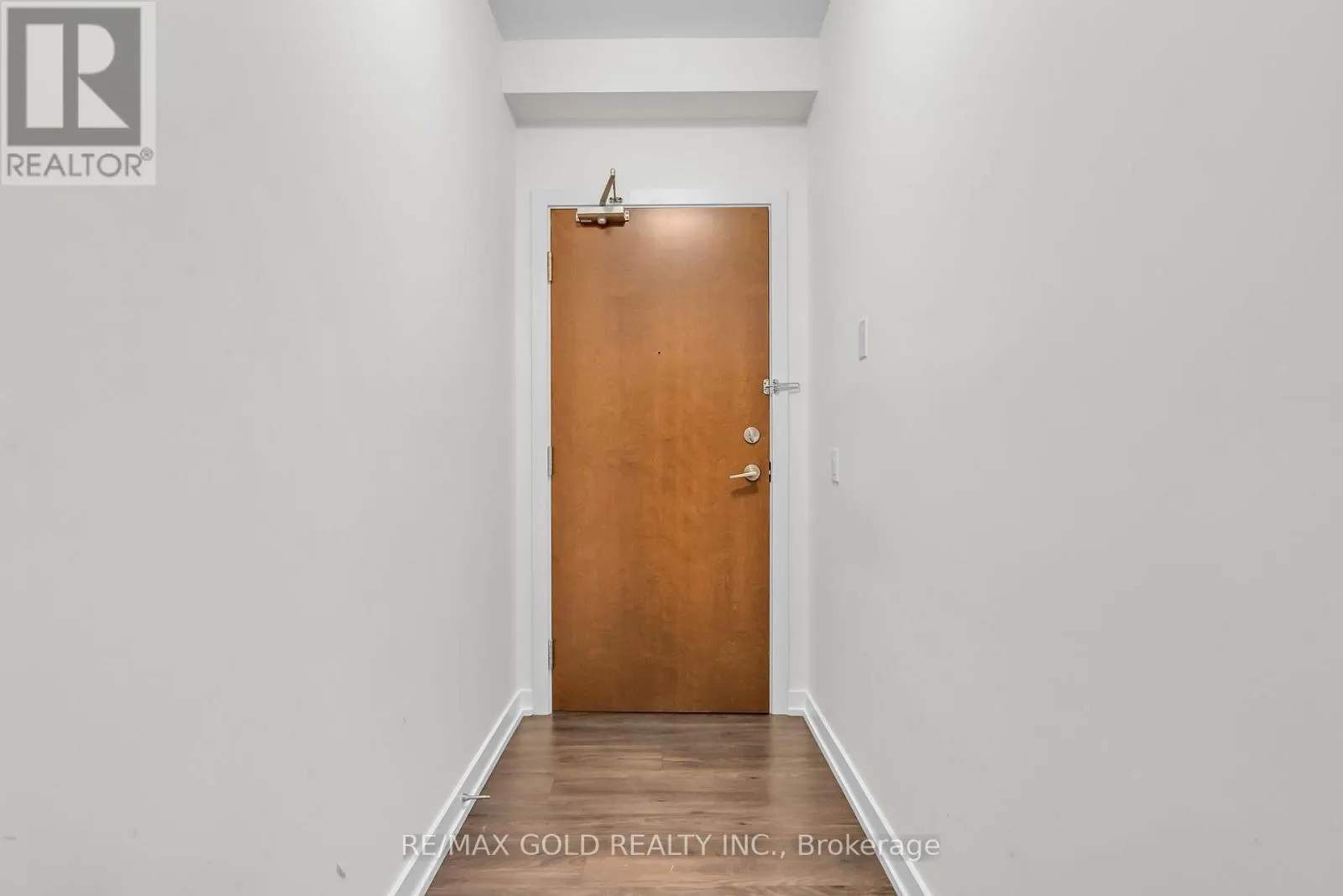 806 - 2212 LAKE SHORE BOULEVARD W