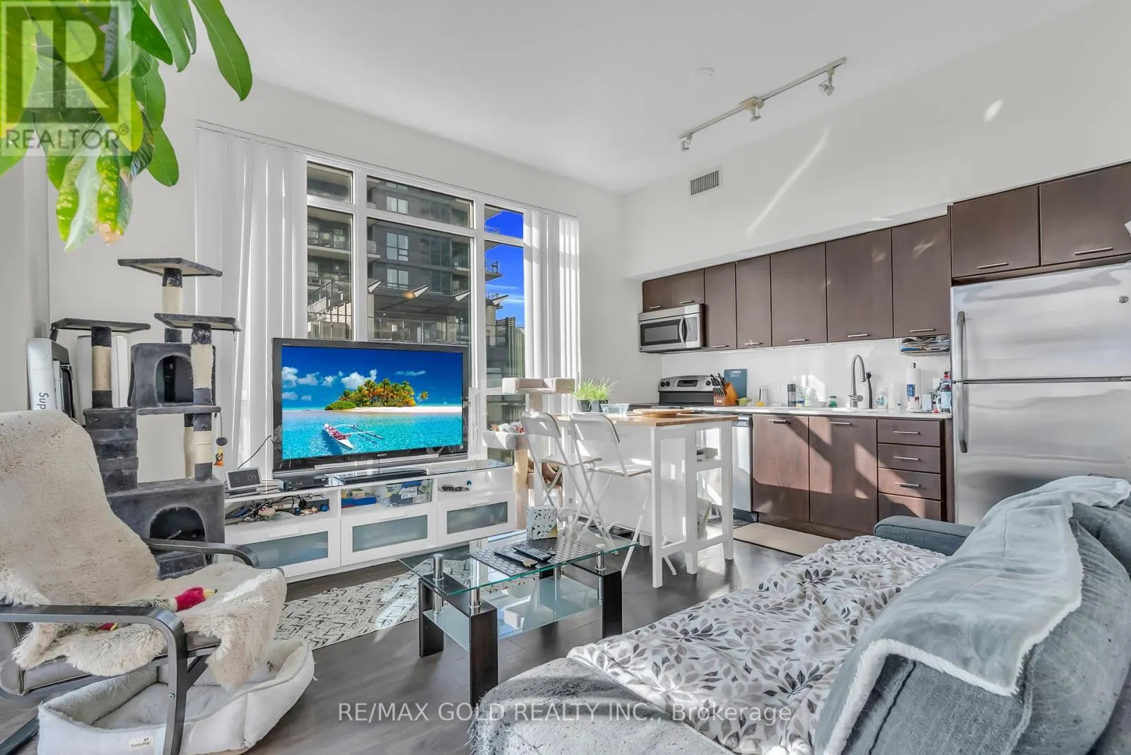 806 - 2212 LAKE SHORE BOULEVARD W
