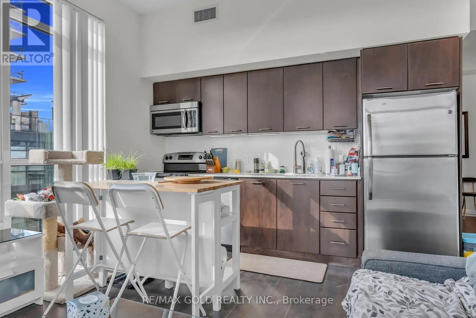 806 - 2212 LAKE SHORE BOULEVARD W