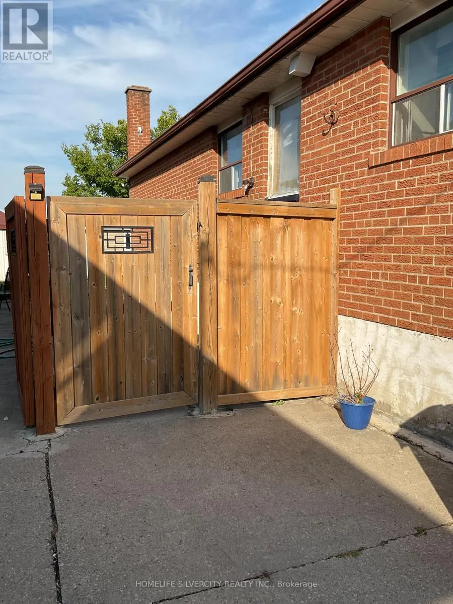 3708 WOODRUFF CRESCENT