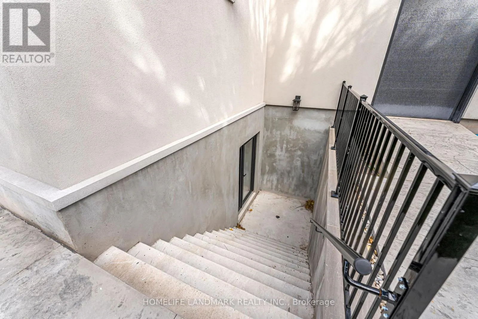 250 JONES STREET