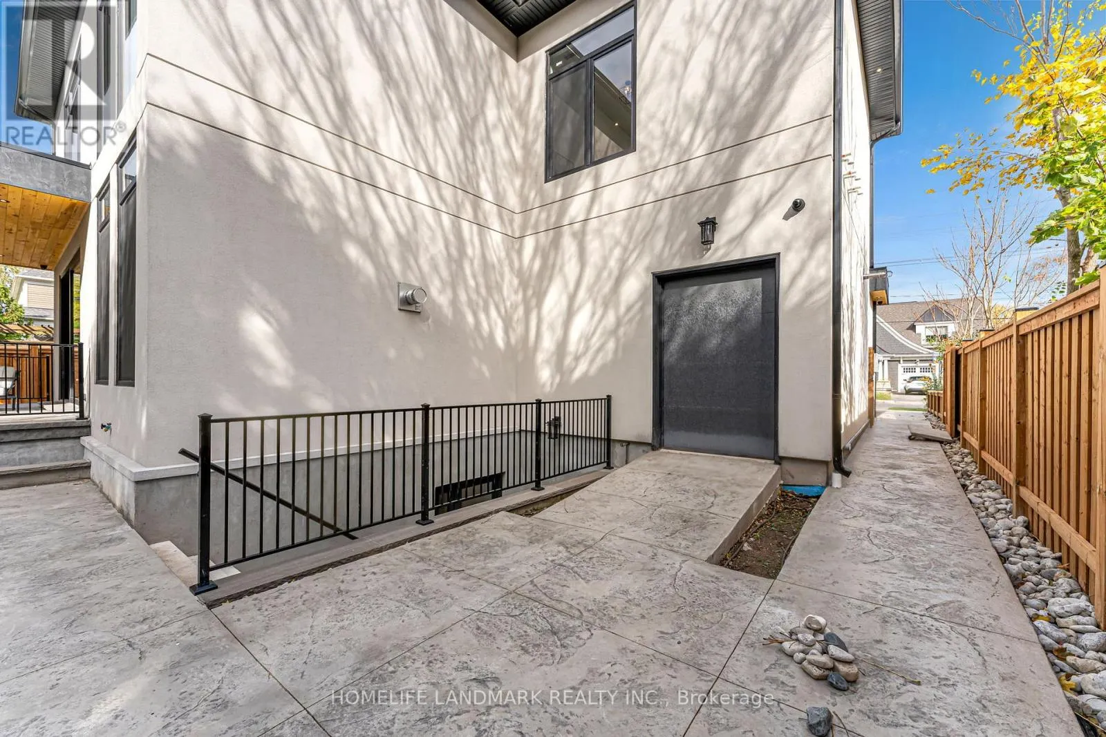 250 JONES STREET
