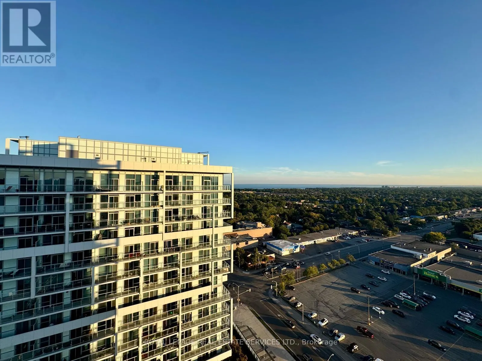 1906 - 65 SPEERS ROAD E