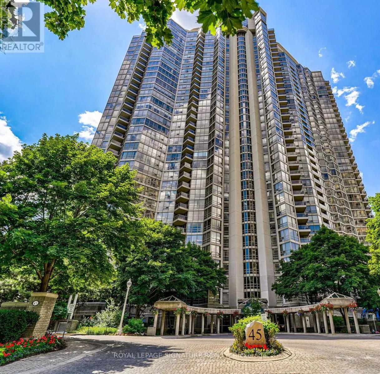 811 - 45 KINGSBRIDGE GARDEN CIRCLE