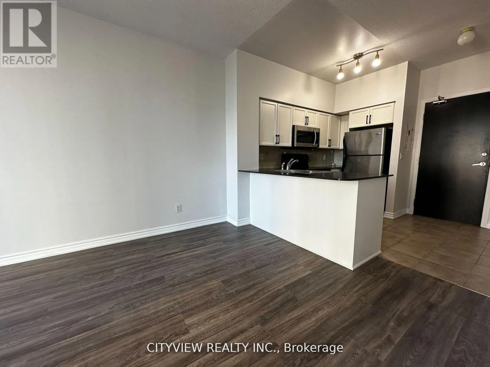 1805 - 388 PRINCE OF WALES DRIVE