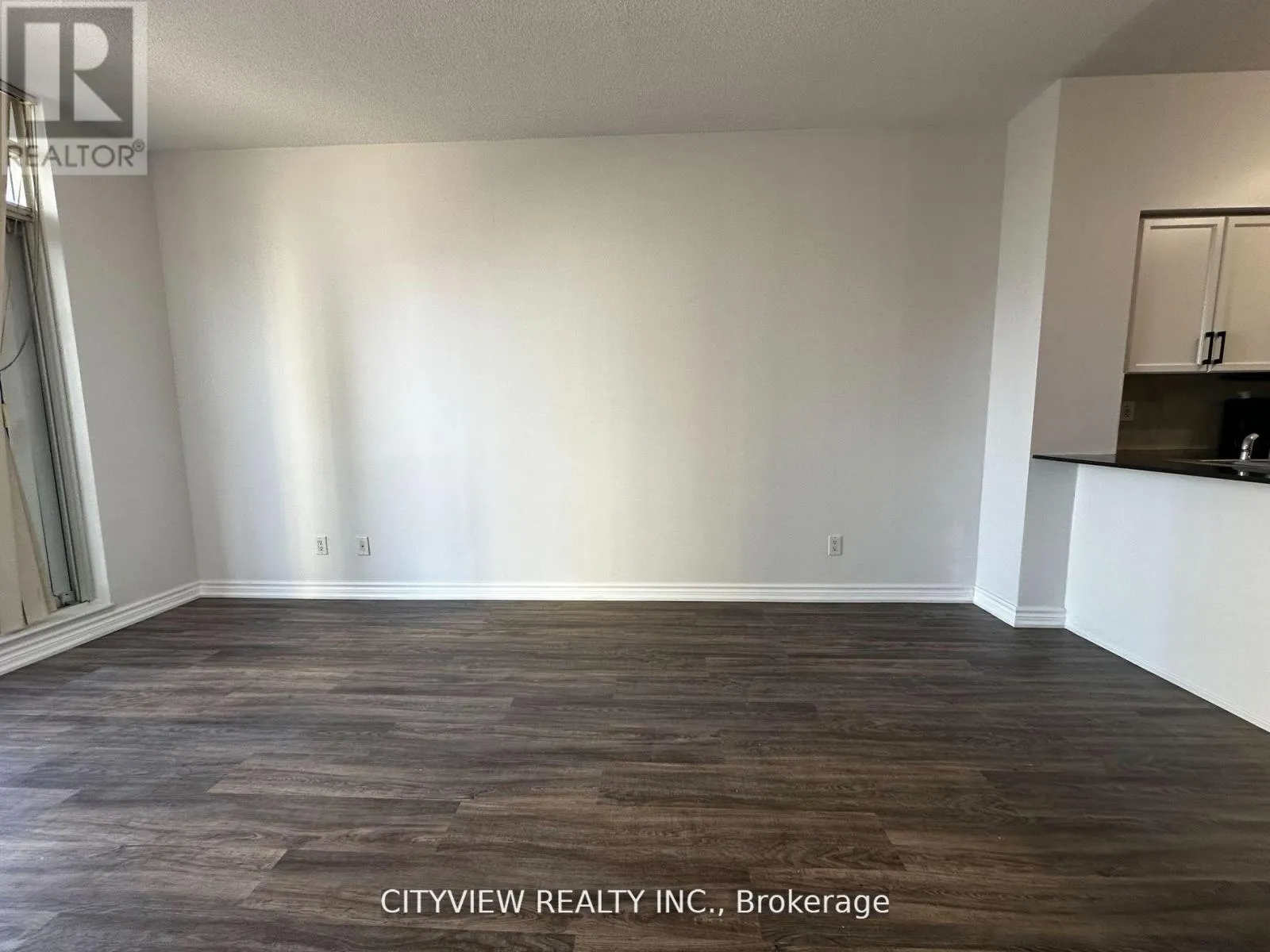 1805 - 388 PRINCE OF WALES DRIVE