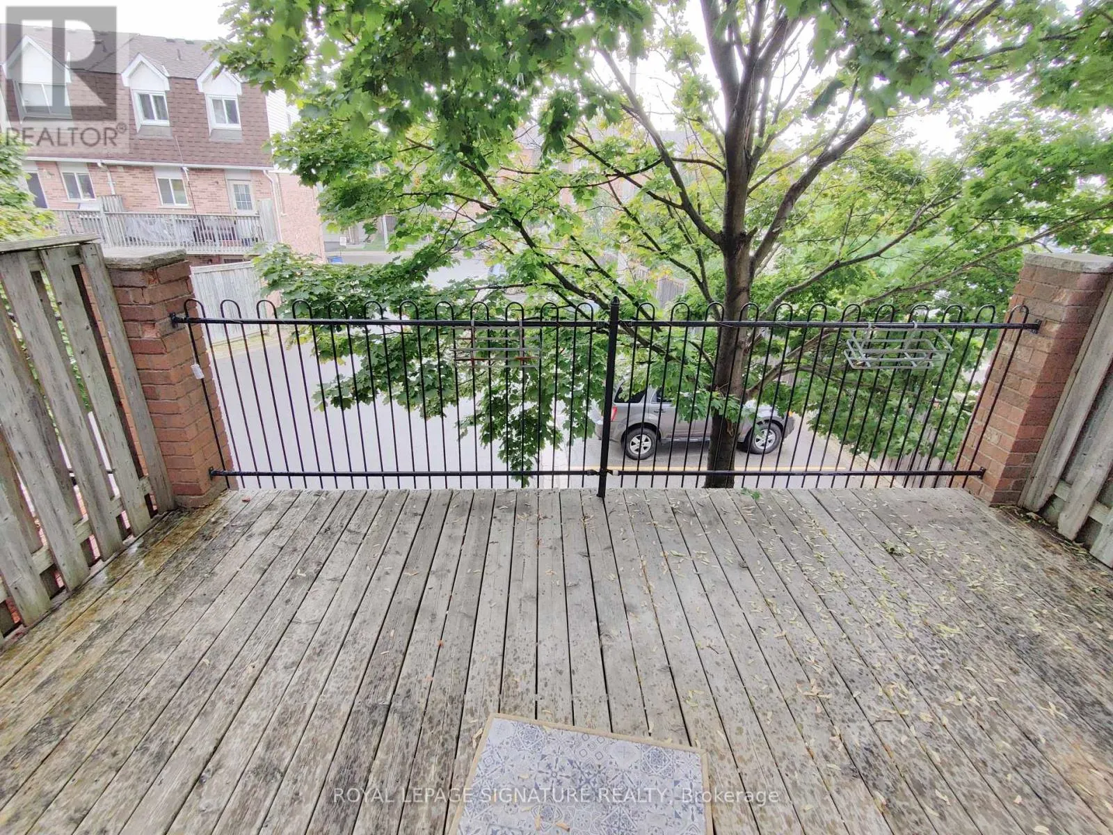 33 - 1525 SOUTH PARADE COURT