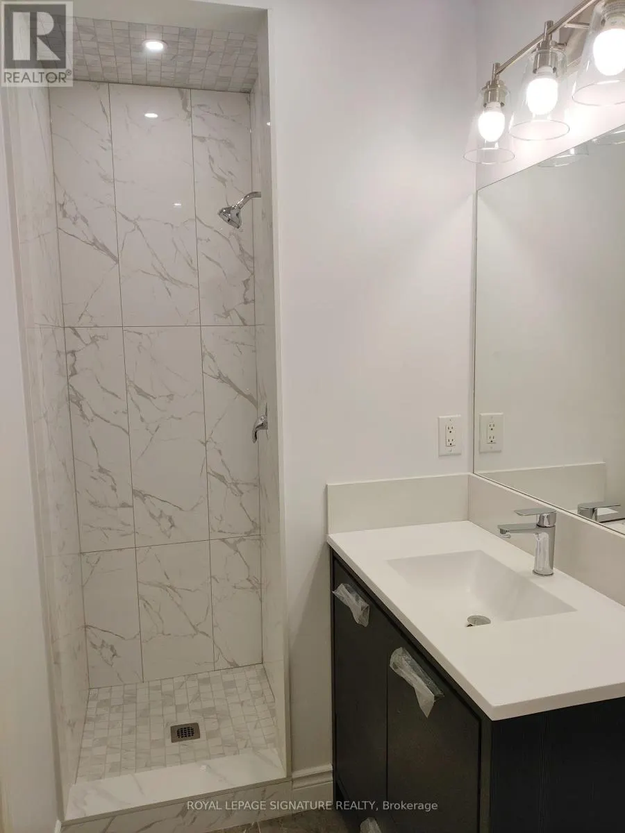 33 - 1525 SOUTH PARADE COURT