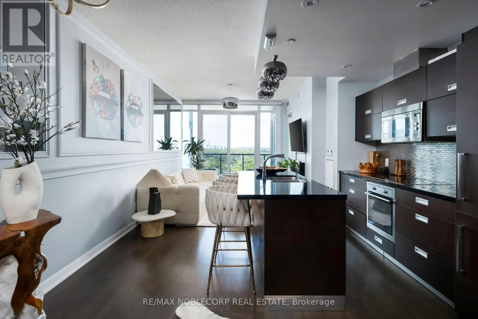 2212 - 88 PARK LAWN ROAD