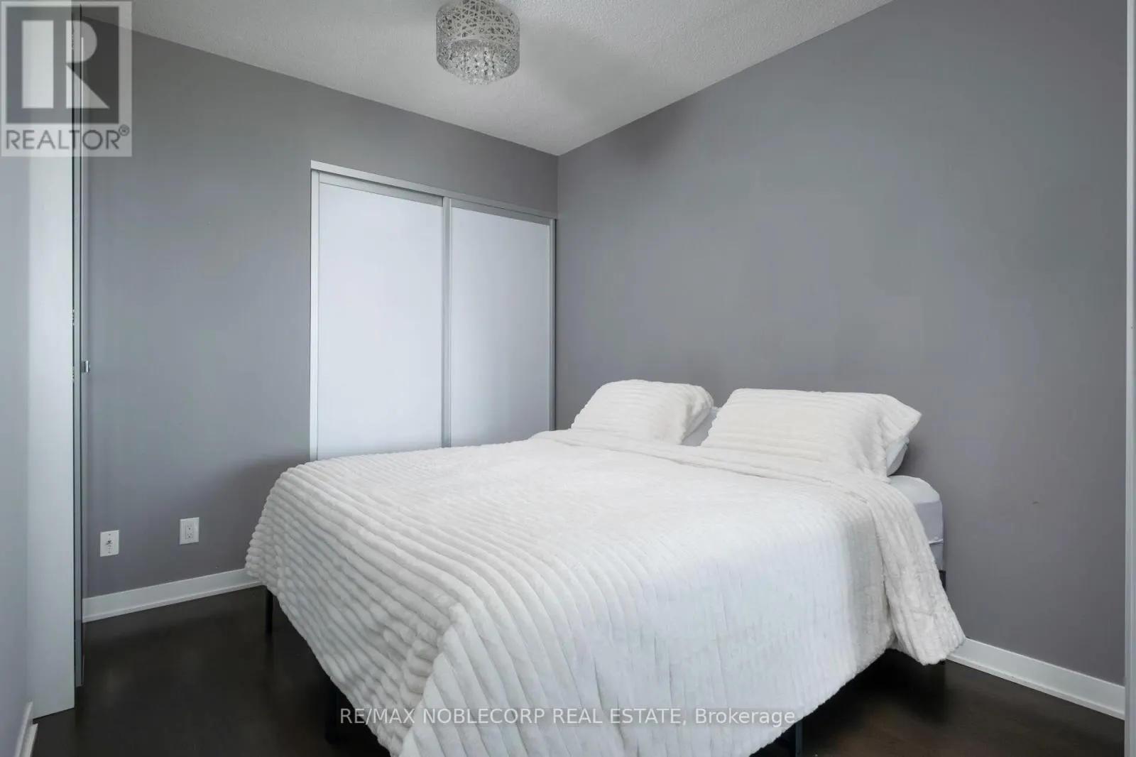 2212 - 88 PARK LAWN ROAD