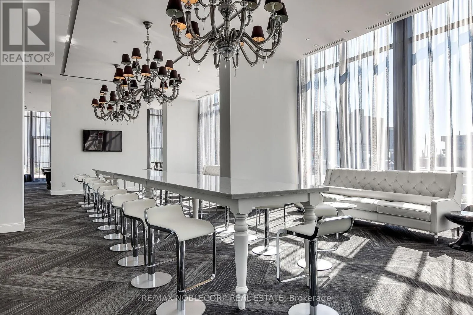 2212 - 88 PARK LAWN ROAD