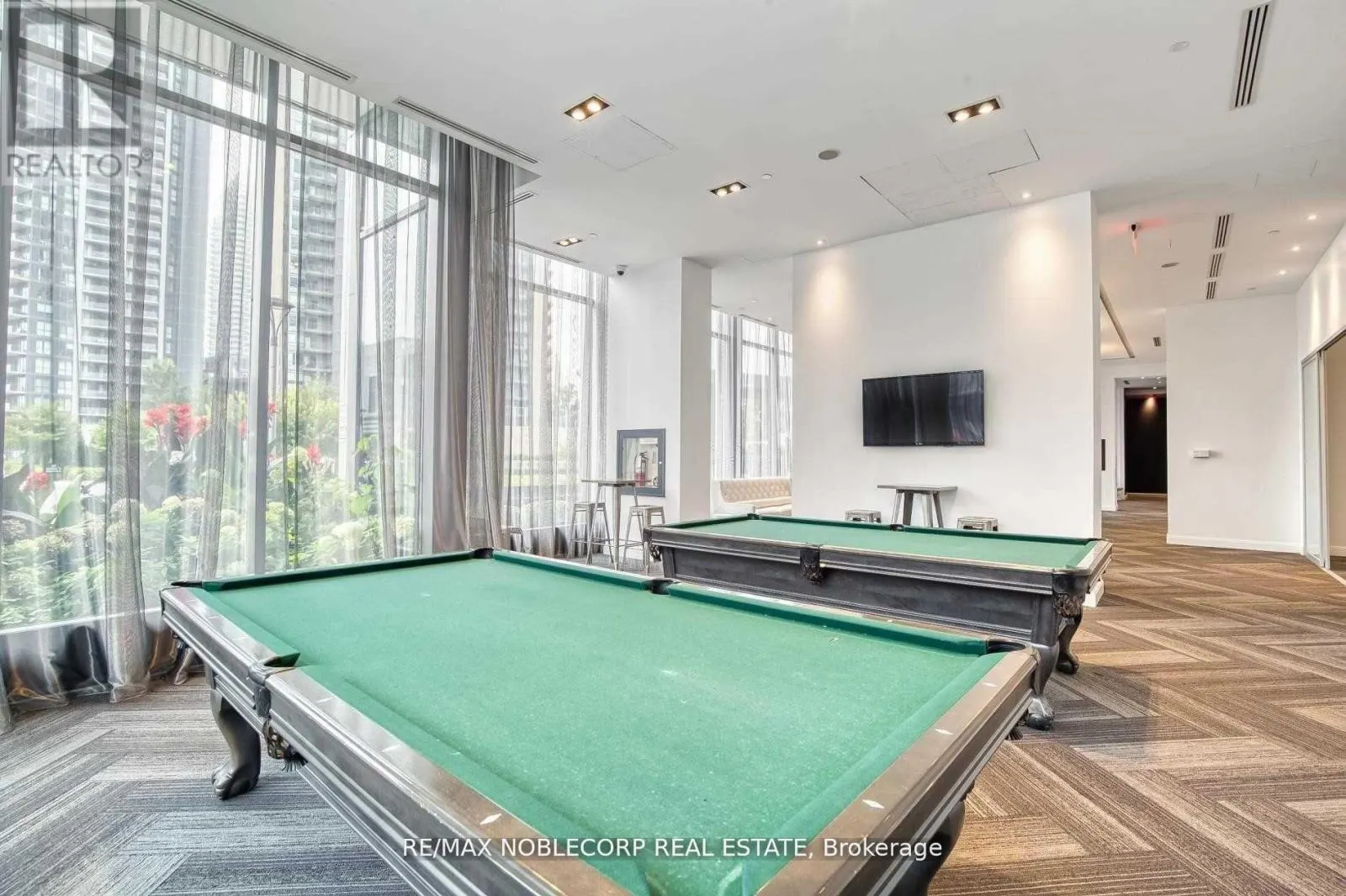 2212 - 88 PARK LAWN ROAD