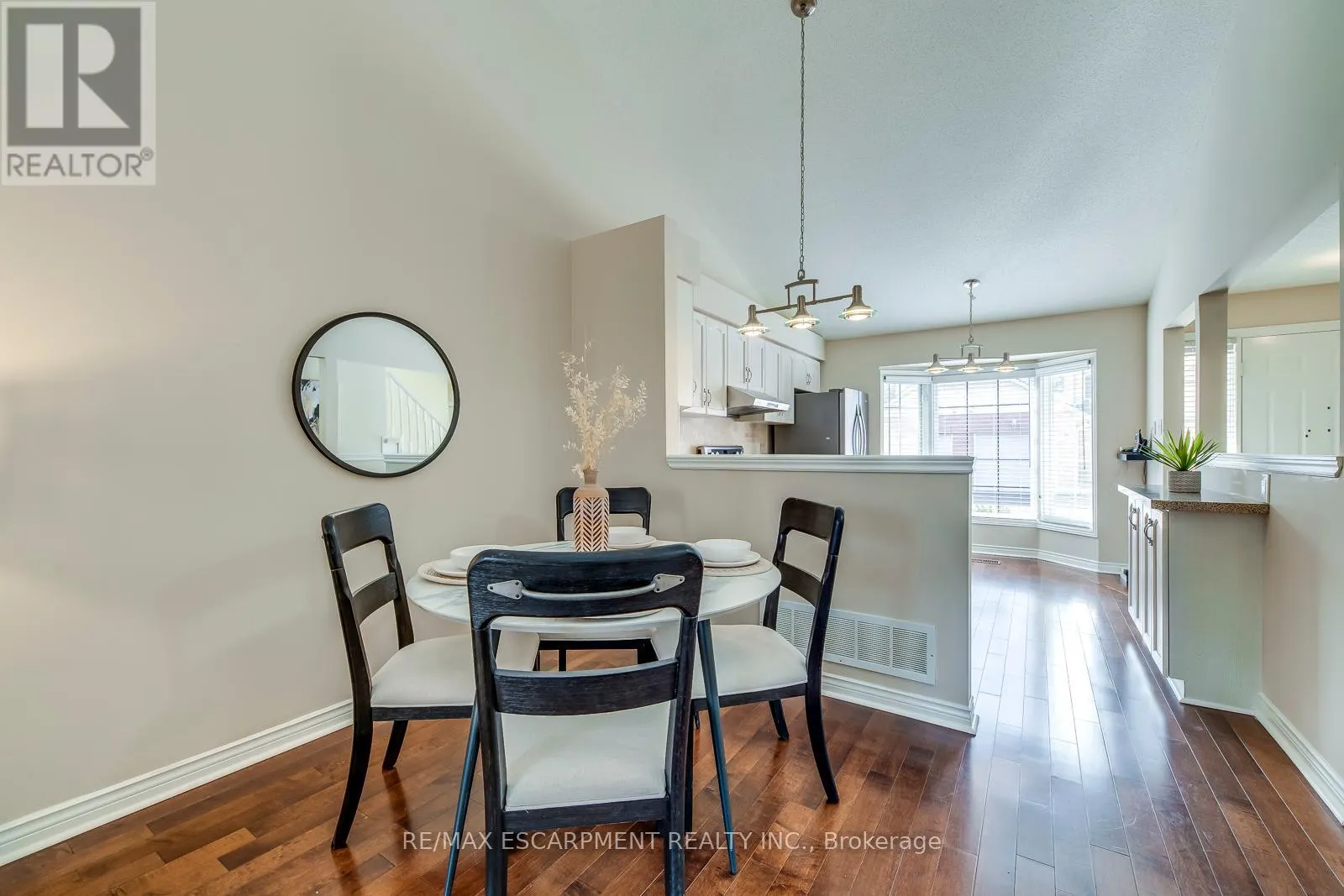 15 - 2435 WOODWARD AVENUE